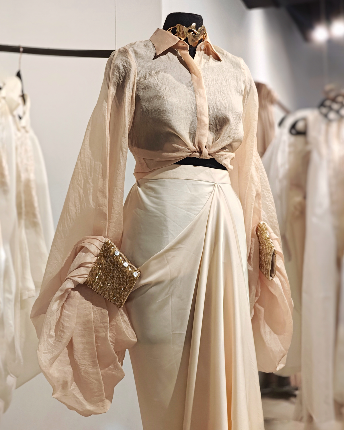 Beige exaggerated sleeve set