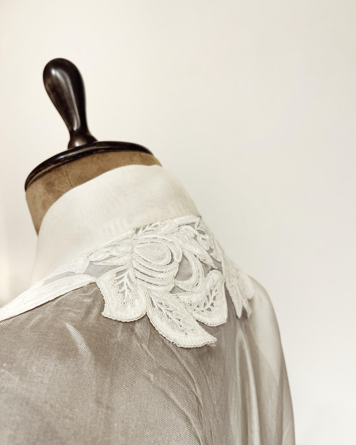 IVORY ORGANZA CAPE TOP