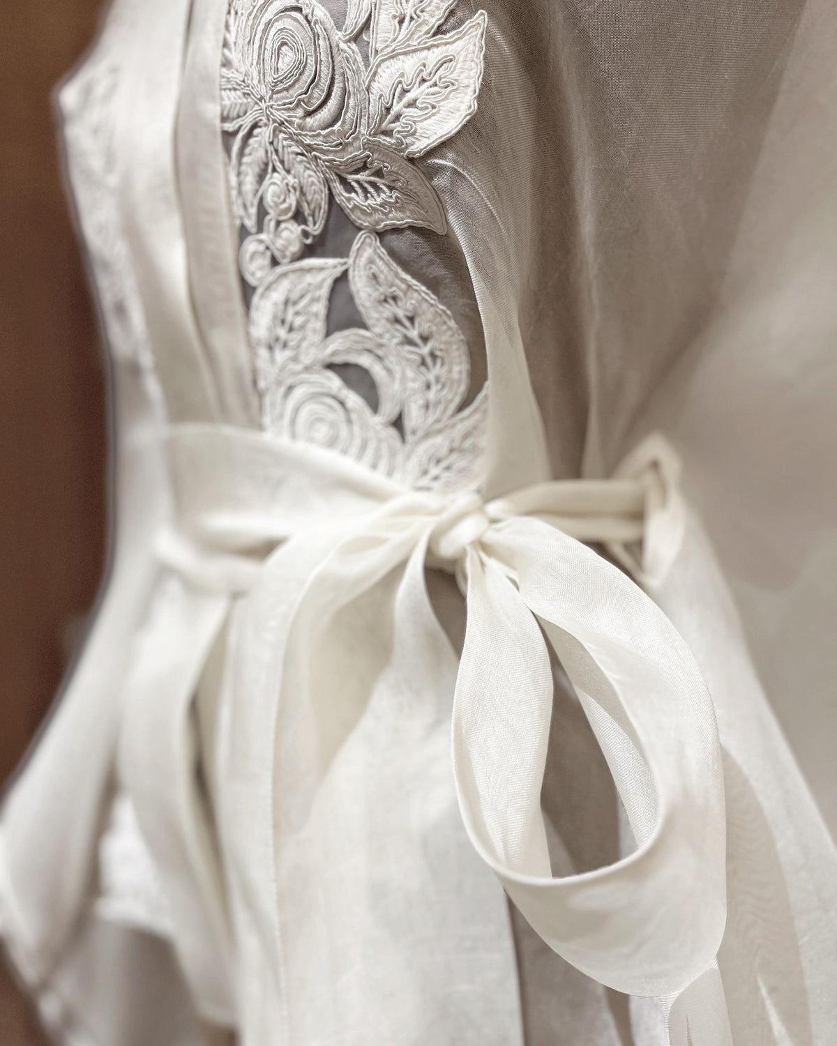 IVORY ORGANZA CAPE TOP