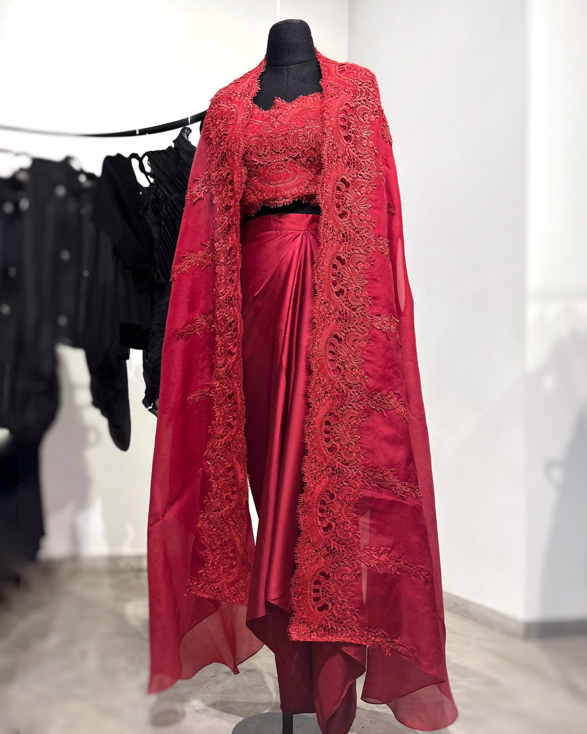 Red laced cape set
