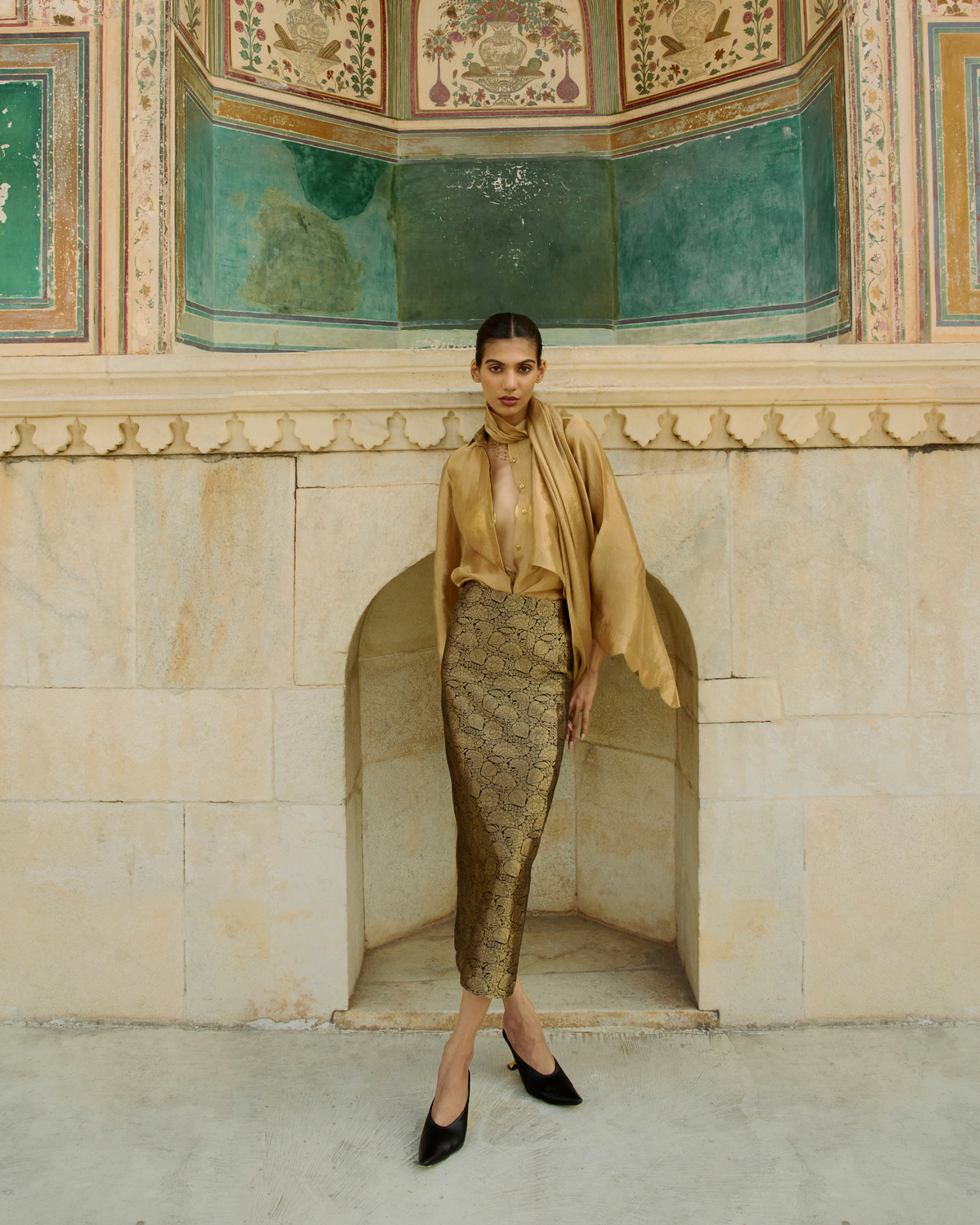 GOLDEN BLUR & BROCADE BULLET