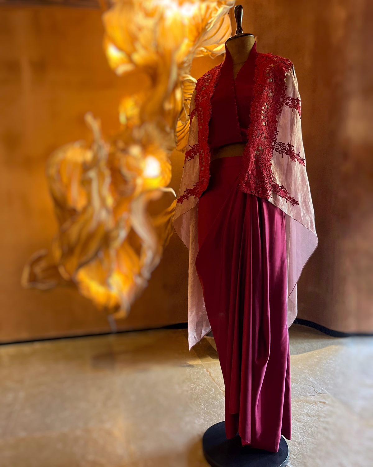 Red tissue cape set