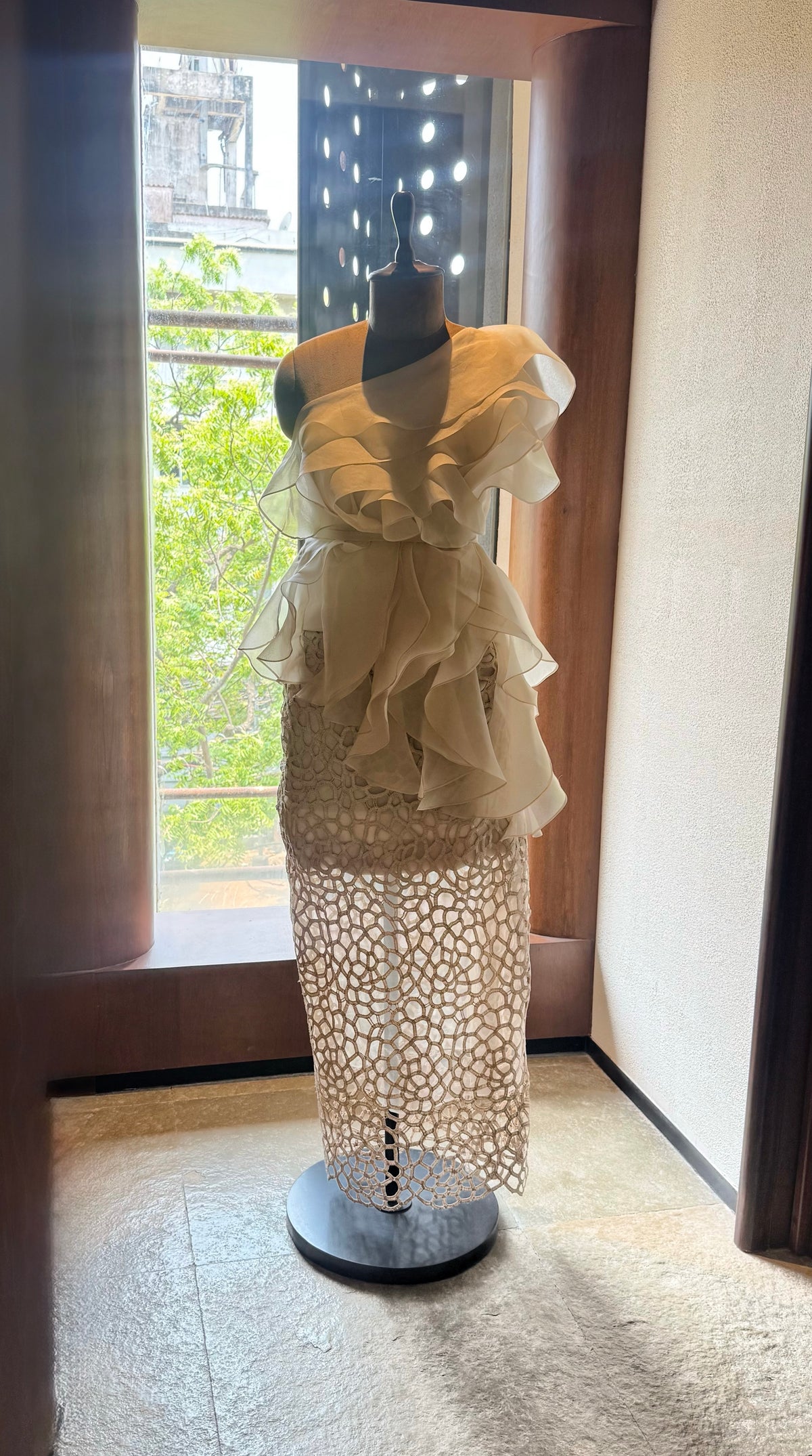 WHITE RUFFLE set