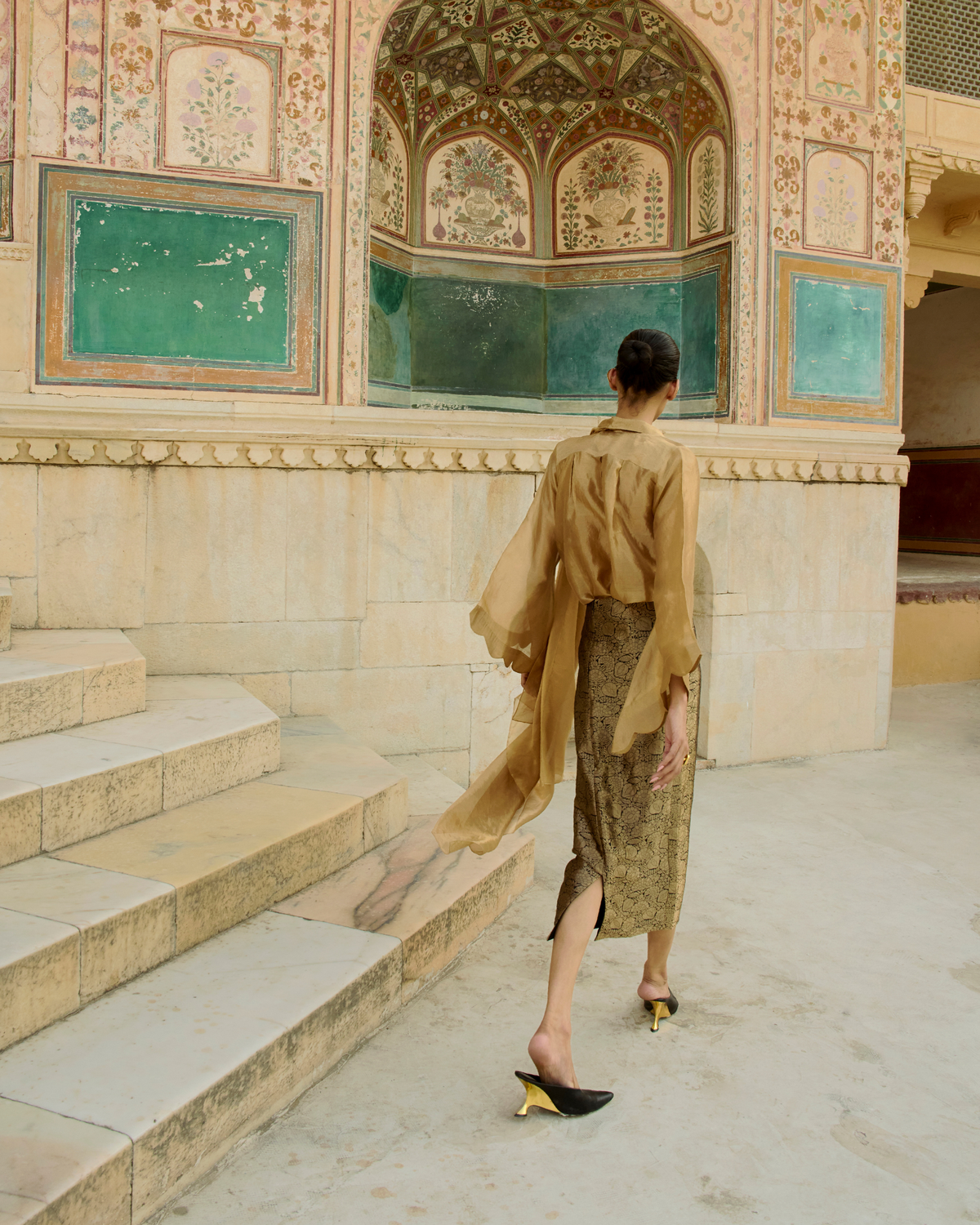 GOLDEN BLUR & BROCADE BULLET