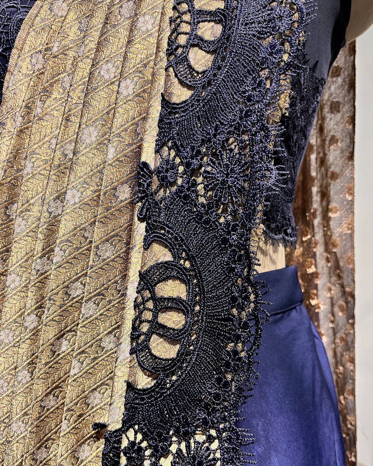 Navy-blue Banarasi saree (W) cape