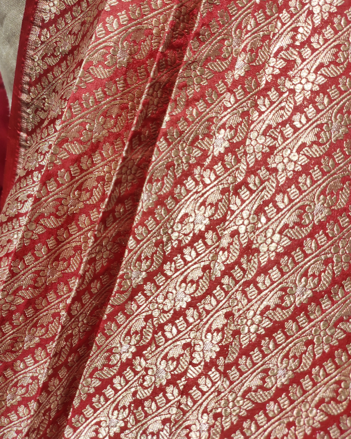 Red banarsi pre-draped saree