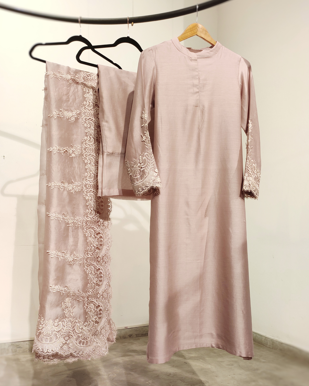 Dusty pink chanderi french laced kurta set