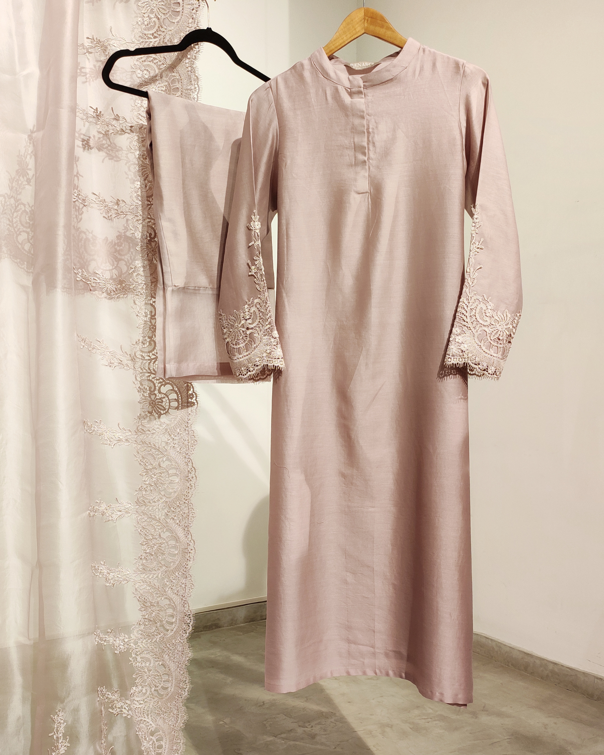 Dusty pink chanderi french laced kurta set